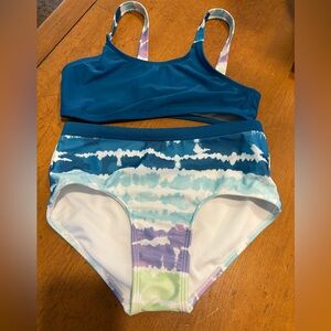 Girls bathing suit bikini never worn size large (10/12)